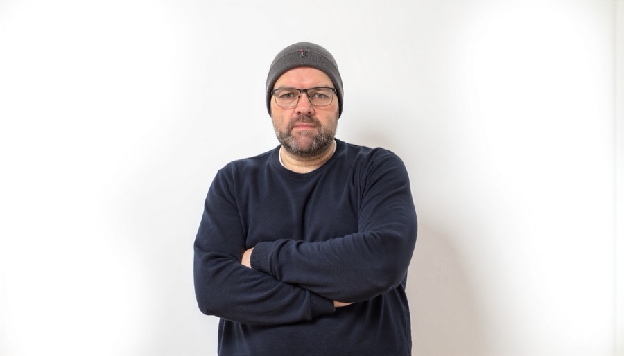 Manuel von Familie elektrisiert